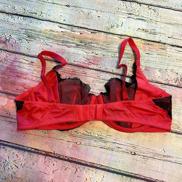 Victoria's Secret Bra Womens 36C Red Black Lace Unlined Demi Bra Valentines - Picture 4 of 5